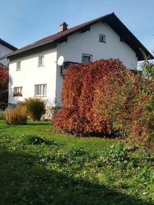 Preiswertes 6-Zimmer-Einfamilienhaus in Altenbuch Wallersdorf