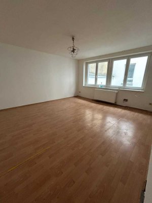 Kernsanierte  3-Zimmer-Wohnung im 1. OG in Wuppertal-Oberbarmen