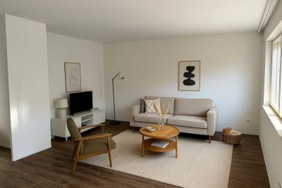 Helle 4-Zimmer-Wohnung (frisch renoviert) mit 2 Balkonen und EBK (WG geeignet)