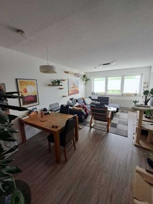 Moderne 3-Raum-Wohnung mit Balkon, Einbauküche & Stellplatz