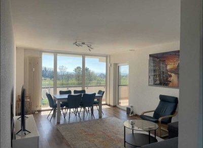 Exklusive, modernisierte 3,5-Zimmer-Wohnung mit Balkon und Einbauküche in Friedrichshafen