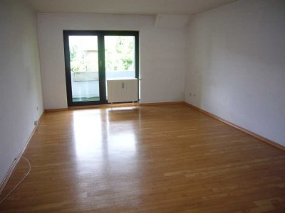 Wohnen auf zwei Etagen: Schöne Maisonette, 76 qm, mit Balkon
