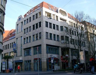 Großzügige 4-Zimmer-Stadtwohnung in Stuttgart-Mitte - WG geeignet