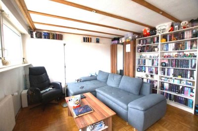 Charmante 3 Zimmer-DG-Wohnung in ruhiger Wohnlage mit Top Verkehrsanbindung