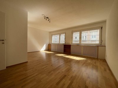 ERSTBEZUG nach Renovierung + PERFEKT für Singles + RUHIG + nächst Yppenmarkt!