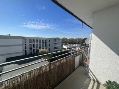 AUFZUG - Wohnen mit Ausblick in verkehrsgünstiger grüner Lage