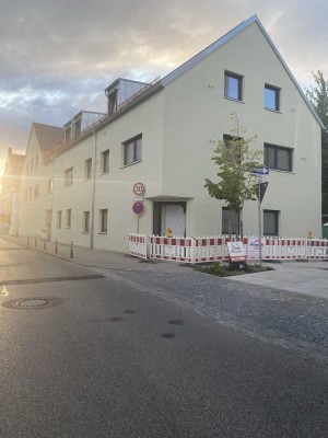 Neubau-Mietwohnung im Herzen von Reichertshofen mit Aufzug, Klimaanlage und PV Mieterstrom