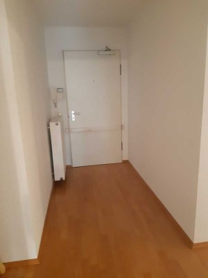 Schöne, geräumige zwei Zimmer Wohnung in Frankfurt am Main,Sachsenhausen-Süd