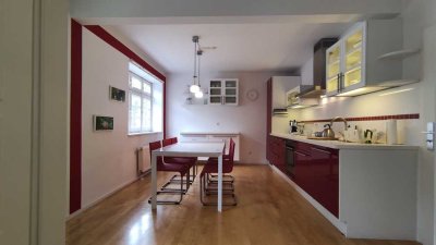 Moderne 2-Zimmerwohnung in denkmalgeschützten Wänden
