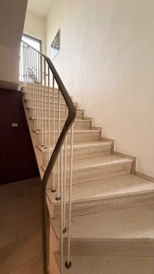 Traumhafte 1 – Personen - Terrassenwohnung, frisch renoviert, in schöner Lage mit Garten