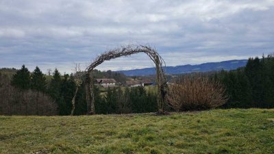 **Im malerischen Naturpark Südsteirisches Weinland** zwischen Schilcherweinstraße und Weinstraße ** atemberaubender Weitblick**