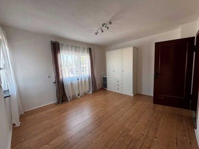 Freundliche teilmöblierte 2,5-Zimmer-EG-Wohnung in Detmold für Wochenendpendler oder Einzelperson