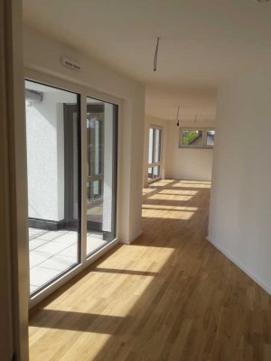 Stilvolle, neuwertige 2-Raum-Wohnung mit gehobener Innenausstattung mit Balkon und EBK in Leonberg
