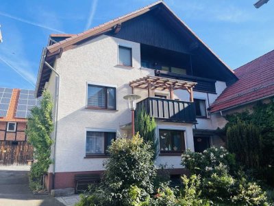 Großzügiges Mehrgenerationenhaus mit angebauter Scheune in Wesertal-Arenborn