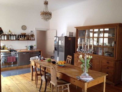 Helle 5 Zimmerwohnung plus Wohnküche mit 2 Balkonen am Viktoriapark