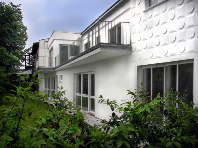 Großzügiges Haus zum Wohnen/Arbeiten mit gr. Garten u. gr. Balkon