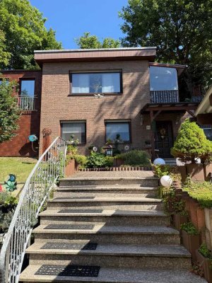 Freistehendes Einfamilienhaus mit 159 m² Wohnfläche, Pool und moderner Ausstattung