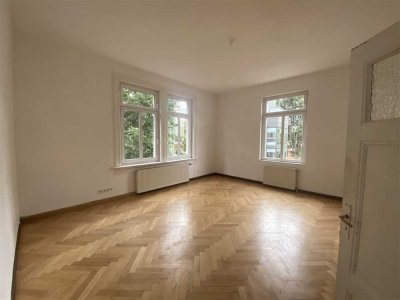 Weimar* Nordvorstadt* großzügige 3 Zimmer-Whg* Tageslichtbad* G-WC* EBK abkaufbar