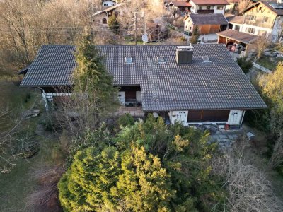 Mehrfamilienhaus mit Bergblick