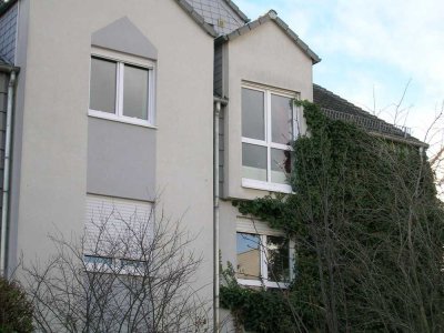 2 ZKB mit Schlafempore und Einbaauküche