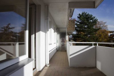 Helle 4-Zimmer-Wohnung mit Balkon – Wohnen im grünen Düsseldorfer Süden