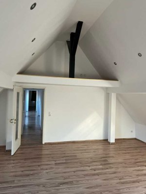 Schöne 2-Zimmer-Dachgeschosswohnung in Albisheim