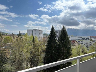 LIEBENSWERTES LEHEN: Großzügige 4-Zimmer-Wohnung mit Loggia und Panoramablick