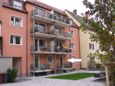Komplett sanierte Wohnung in ruhiger Lage nahe Fuggerei, Augsburg Zentrum, 3 ZKB mit Südbalkon