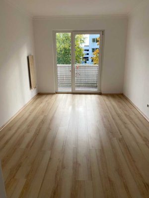 modernisierte 2 Zimmer Wohnung - gerne an Studenten - nähe FH (E0176)