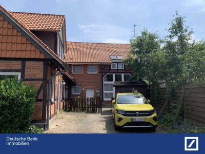 1992 errichtete Maisonette-Wohnung mit Terrasse und Stellplatz