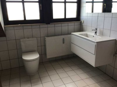 Freundliche 3-Zimmer-DG-Wohnung mit Balkon in Altdorf bei Nürnberg OT