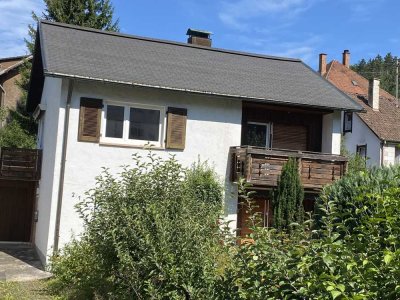 gepflegtes Einfamilienhaus mit Garten und Garage in ruhiger Lage
