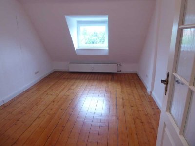 1-Zimmer Dachgeschoss-Wohnung mit Einbauküche in Hamm-Nord