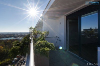 DER SOMMER KANN KOMMEN: NEUWERTIGE 3 ZIMMERWOHNUNMG TERRASSEUND POOL AM DACH des HAUSes
