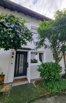Top renoviertes helles Reihenhaus in ruhiger Lage