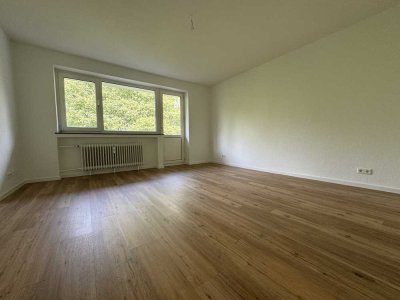 Kernsanierte 3 - Zimmer - Wohnung mit Balkon in Hannover Ahlem