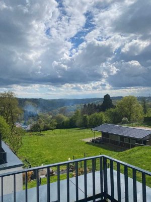 Top-moderne Doppelhaushälfte mit Bullerbü-Vibes in Wuppertal-Cronenberg