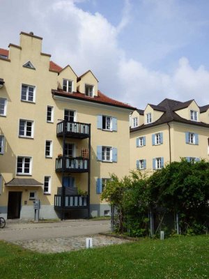 Stilvolles Wohnen im Denkmal – moderne Maisonette mit stabiler Mieteinnahme
