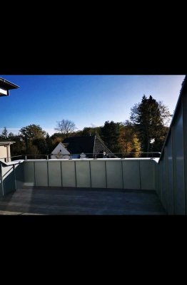 Exklusive 3-Zimmer Dachgeschosswohnung mit Balkon in der Innenstadt