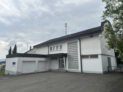 Großzügiges Wohnhaus mit Büro/Praxisräumen in Zimmern