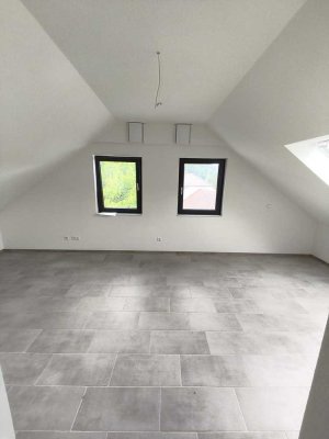 Erstbezug mit Einbauküche: Exklusive 4-Zimmer-Penthouse-Wohnung mit luxuriöser Innenausstattung