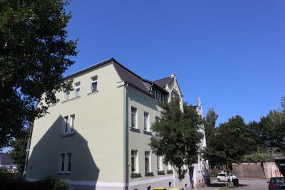 Schöne 2-Raum-Wohnung mit EBK in ruhiger Lage !