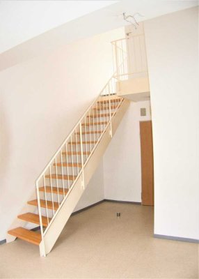 Wunderschöne Zwei-Zimmer-Maisonette-Wohnung mit Galerie und Tiefgaragenstellplatz