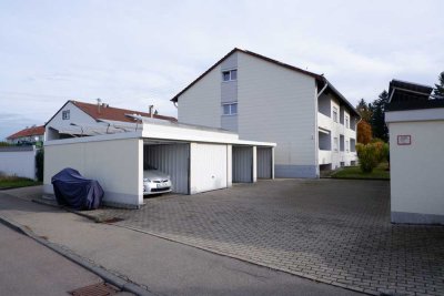 Gepflegte 2 Zimmer DG Wohnung mit EBK, Keller sowie Einzelgarage in Onstmettingen, WM: 710€