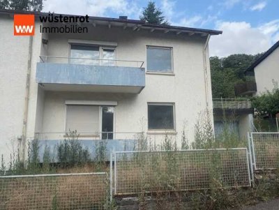 Sanierungsbedürftige Doppelhaushälfte mit kleinem Grundstück in Niefern