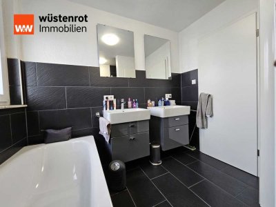 Riesige Doppelhaushälfte im Herzen von Leidringen.
Top saniert & Einzugsbereit.