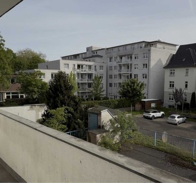 Gemütliche  2 Zimmer Wohnung mit Balkon und Loggia