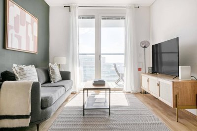 Marinatower: U2 Donaumarina, 1 Zi mit Balkon mit Ausblick auf Donau, Gym, Sauna, Shops im Tower (VIE125)