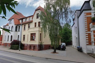 Großzügiges Wohnen in einer Jugendstilvilla mit Blick auf den Ostorfer See