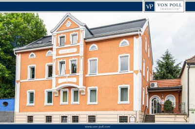 Historisches Haus mit Praxisräumen und 3 Wohnungen in Toplage